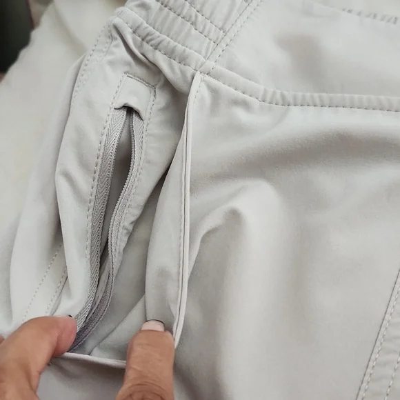 Athleta cargo pants - Picture 7 of 7